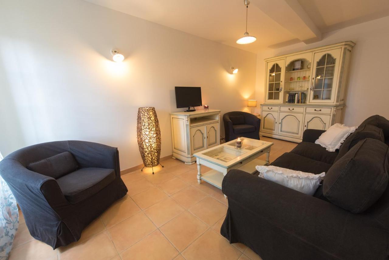 Le Relais De Pigasse Hotel Ouveillan ภายนอก รูปภาพ